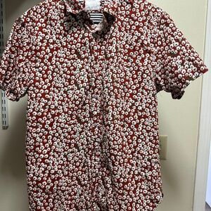Floral Red and White Short Sleeve Button-Up Shirt